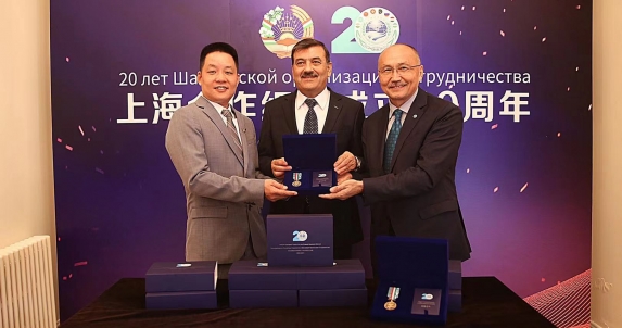 汉今国际应上合组织委托设计制作的20周年庆典奖章正式交付！
